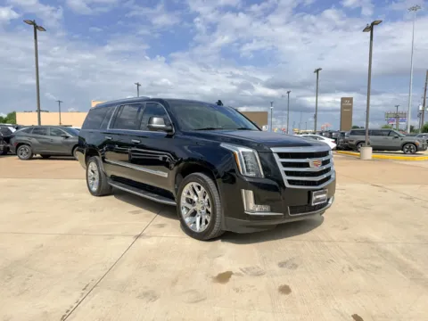 Another view of 2019 Cadillac Escalade ESV Luxury for sale in Irving, TX at Dallas Direct Auto
