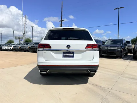 More photos of 2022 Volkswagen Atlas 2.0T SE at Dallas Direct Auto, TX