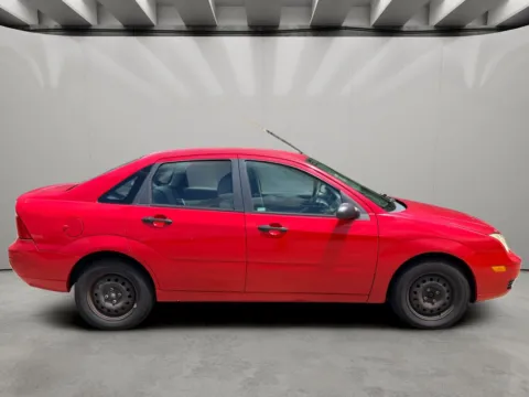 More photos of 2006 Ford Focus at Dallas Direct Auto, TX