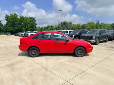 More photos of 2006 Ford Focus at Dallas Direct Auto, TX