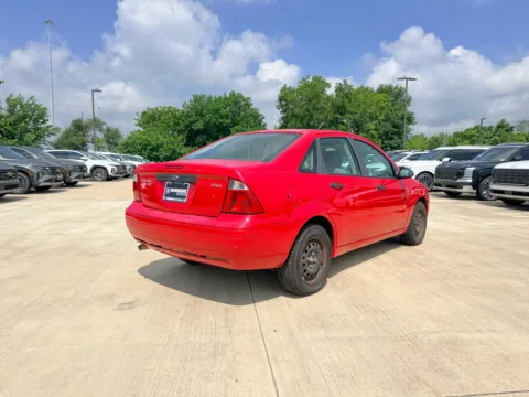 More photos of 2006 Ford Focus at Dallas Direct Auto, TX