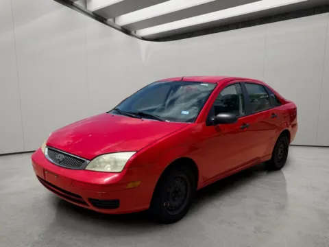 Photos of 2006 Ford Focus for sale in Irving, TX at Dallas Direct Auto