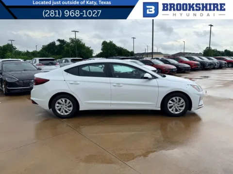 White 2020 Hyundai Elantra SE for sale in Irving, TX