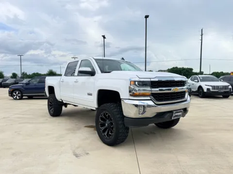 Another view of 2018 Chevrolet Silverado LT for sale in Irving, TX at Dallas Direct Auto