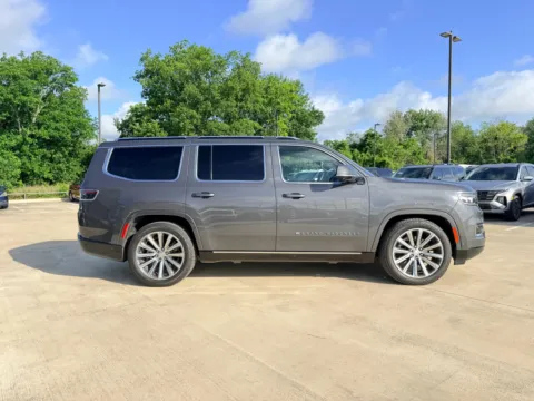 More photos of 2022 Jeep Grand Wagoneer Series II at Dallas Direct Auto, TX