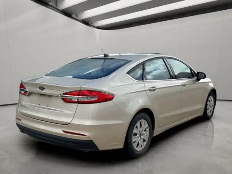 More photos of 2019 Ford Fusion S at Dallas Direct Auto, TX