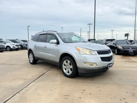 Another view of 2011 Chevrolet Traverse LT w/1LT for sale in Irving, TX at Dallas Direct Auto