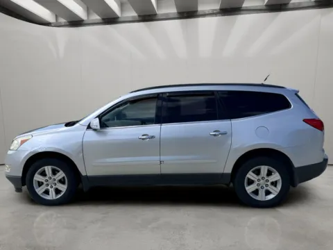 Photos of 2011 Chevrolet Traverse LT w/1LT for sale in Irving, TX at Dallas Direct Auto