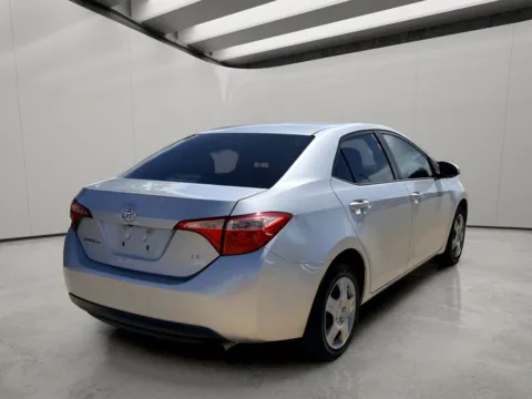 More photos of 2018 Toyota Corolla LE at Dallas Direct Auto, TX