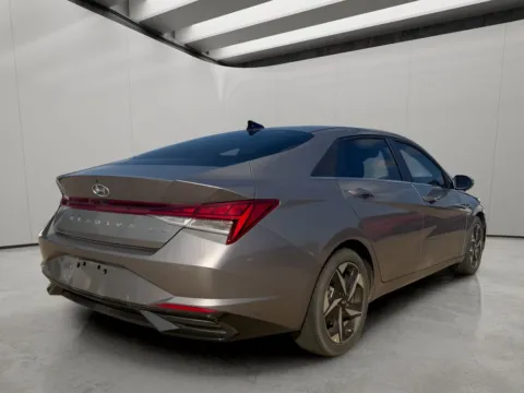 More photos of 2023 Hyundai Elantra Limited at Dallas Direct Auto, TX