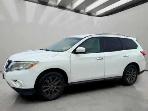 Photos of 2013 Nissan Pathfinder SV for sale in Irving, TX at Dallas Direct Auto