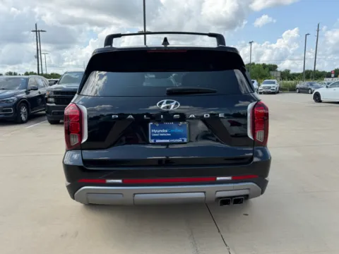 More photos of 2024 Hyundai Palisade Limited at Dallas Direct Auto, TX