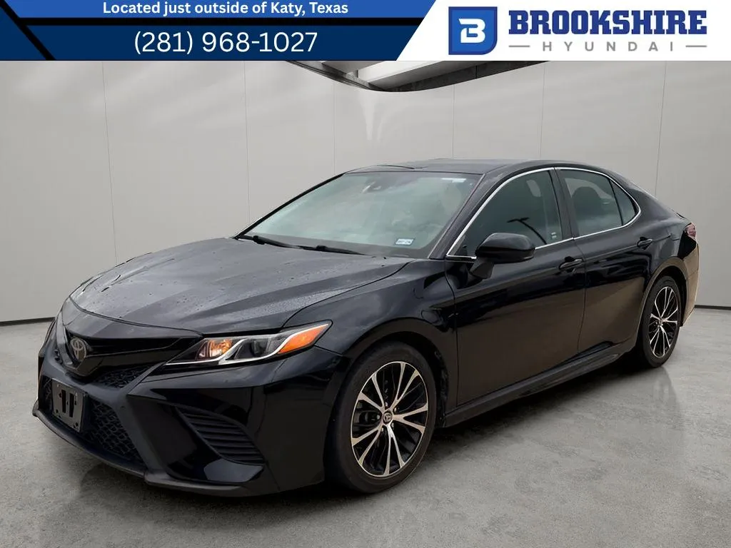 Black 2020 Toyota Camry SE for sale in Irving, TX