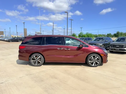 More photos of 2019 Honda Odyssey Elite at Dallas Direct Auto, TX