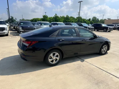 More photos of 2021 Hyundai Elantra SE at Dallas Direct Auto, TX