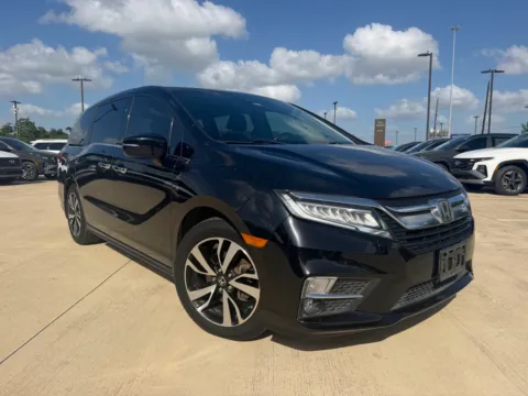 Another view of 2019 Honda Odyssey Elite for sale in Irving, TX at Dallas Direct Auto
