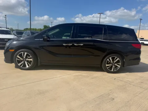 More photos of 2019 Honda Odyssey Elite at Dallas Direct Auto, TX