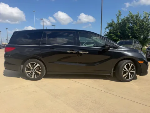 Photos of 2019 Honda Odyssey Elite for sale in Irving, TX at Dallas Direct Auto