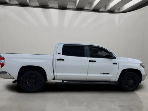 More photos of 2020 Toyota Tundra SR5 at Dallas Direct Auto, TX