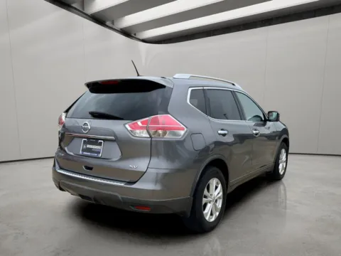 More photos of 2016 Nissan Rogue SV at Dallas Direct Auto, TX