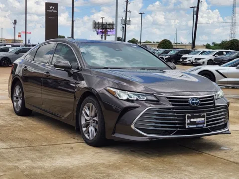 Another view of 2020 Toyota Avalon Hybrid XLE for sale in Irving, TX at Dallas Direct Auto