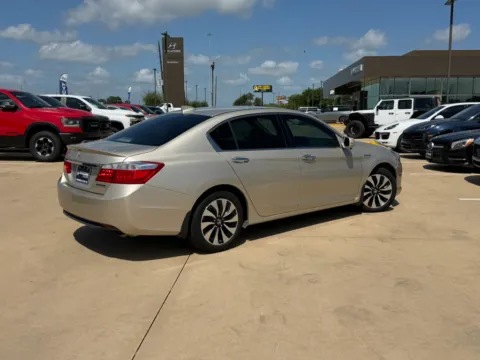 More photos of 2015 Honda Accord Hybrid EX-L at Dallas Direct Auto, TX