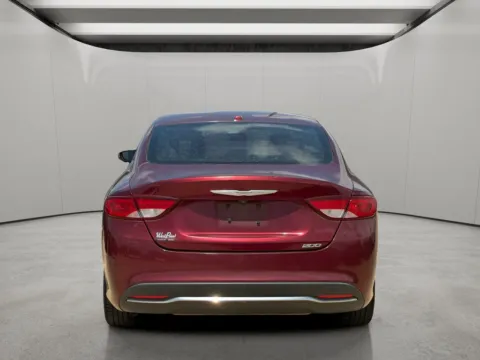 More photos of 2015 Chrysler 200 Limited at Dallas Direct Auto, TX