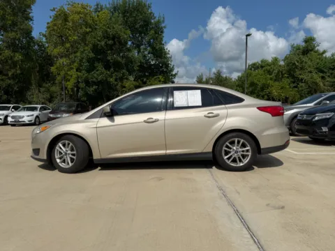 Photos of 2018 Ford Focus SE for sale in Irving, TX at Dallas Direct Auto