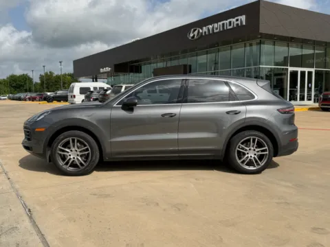 Photos of 2019 Porsche Cayenne for sale in Irving, TX at Dallas Direct Auto