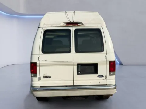 More photos of 2004 Ford Econoline Recreational at Dallas Direct Auto, TX