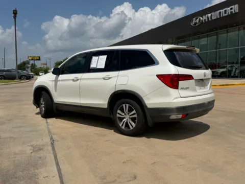 Another view of 2017 Honda Pilot EX-L for sale in Irving, TX at Dallas Direct Auto