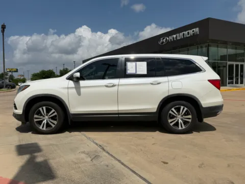 Photos of 2017 Honda Pilot EX-L for sale in Irving, TX at Dallas Direct Auto