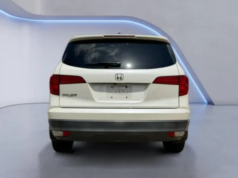 More photos of 2017 Honda Pilot EX-L at Dallas Direct Auto, TX