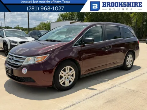 Red 2013 Honda Odyssey LX for sale in Irving, TX