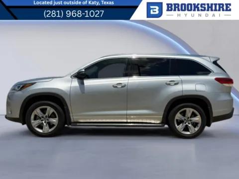 Silver 2019 Toyota Highlander Limited for sale in Irving, TX