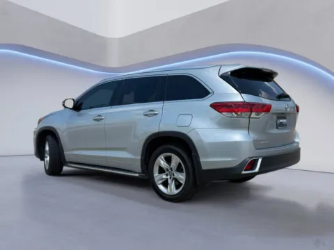 Photos of 2019 Toyota Highlander Limited for sale in Irving, TX at Dallas Direct Auto