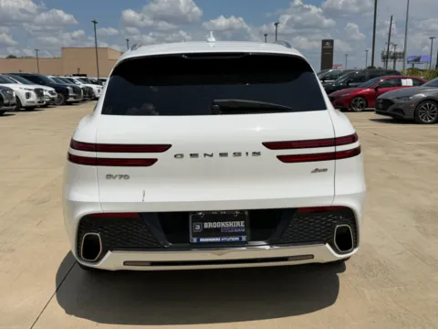 More photos of 2022 Genesis GV70 2.5T at Dallas Direct Auto, TX