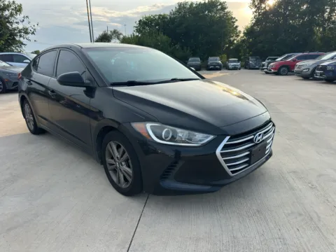 Another view of 2017 Hyundai Elantra SE for sale in Irving, TX at Dallas Direct Auto