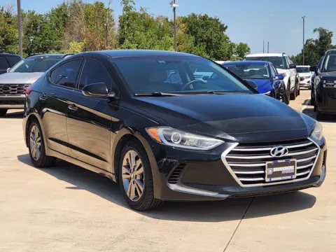 More photos of 2017 Hyundai Elantra SE at Dallas Direct Auto, TX
