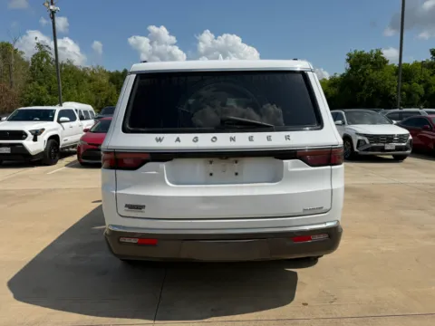 More photos of 2022 Jeep Wagoneer Series II at Dallas Direct Auto, TX