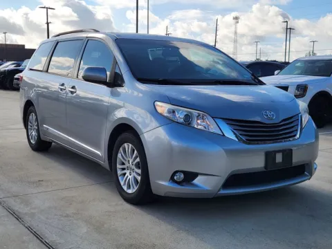 Photos of 2017 Toyota Sienna XLE for sale in Irving, TX at Dallas Direct Auto