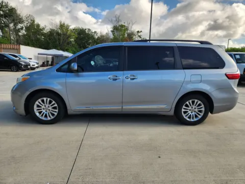 Another view of 2017 Toyota Sienna XLE for sale in Irving, TX at Dallas Direct Auto