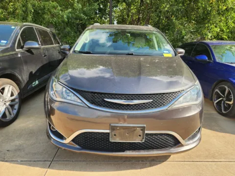Photos of 2017 Chrysler Pacifica Touring-L for sale in Irving, TX at Dallas Direct Auto