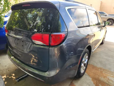 More photos of 2017 Chrysler Pacifica Touring-L at Dallas Direct Auto, TX