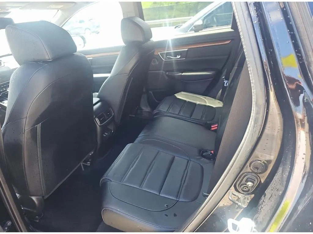 2022 Honda CR-V Touring - Photo 18