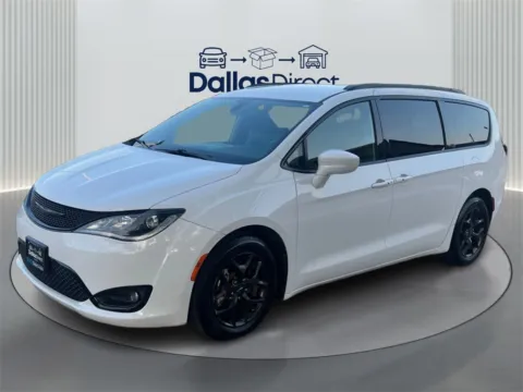 Photos of 2018 Chrysler Pacifica Touring L Plus for sale in Irving, TX at Dallas Direct Auto