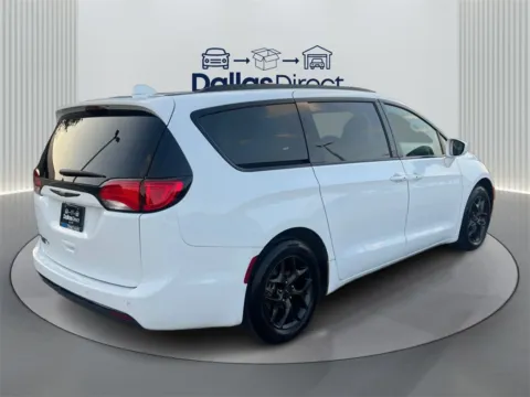 More photos of 2018 Chrysler Pacifica Touring L Plus at Dallas Direct Auto, TX