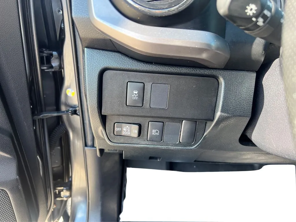 2021 Toyota Tacoma SR5 - Photo 18