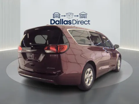 More photos of 2018 Chrysler Pacifica Hybrid Touring Plus at Dallas Direct Auto, TX