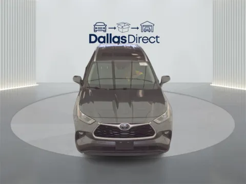 More photos of 2022 Toyota Highlander Hybrid XLE at Dallas Direct Auto, TX